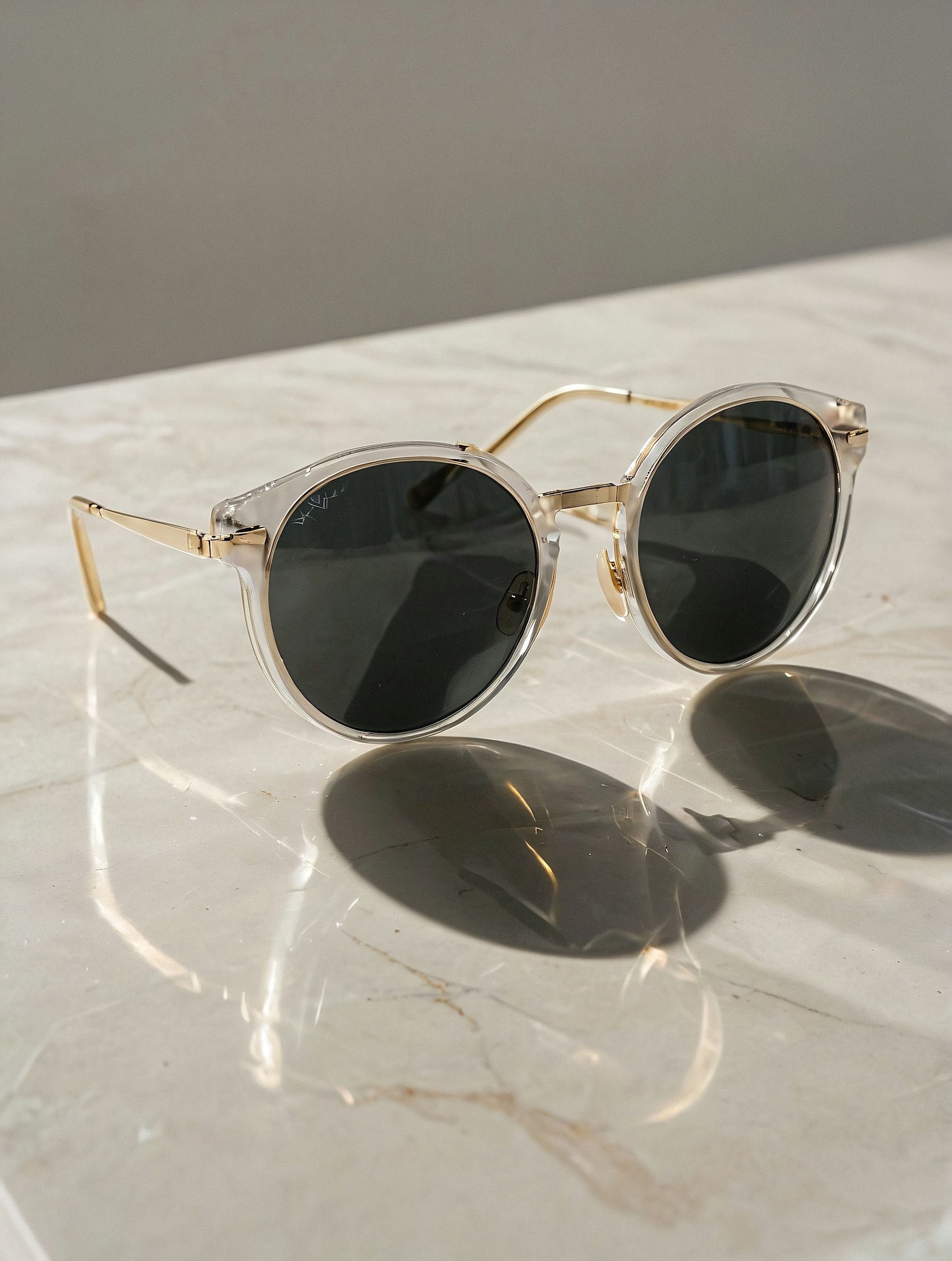 Clarity sunglasses in Clear Gold