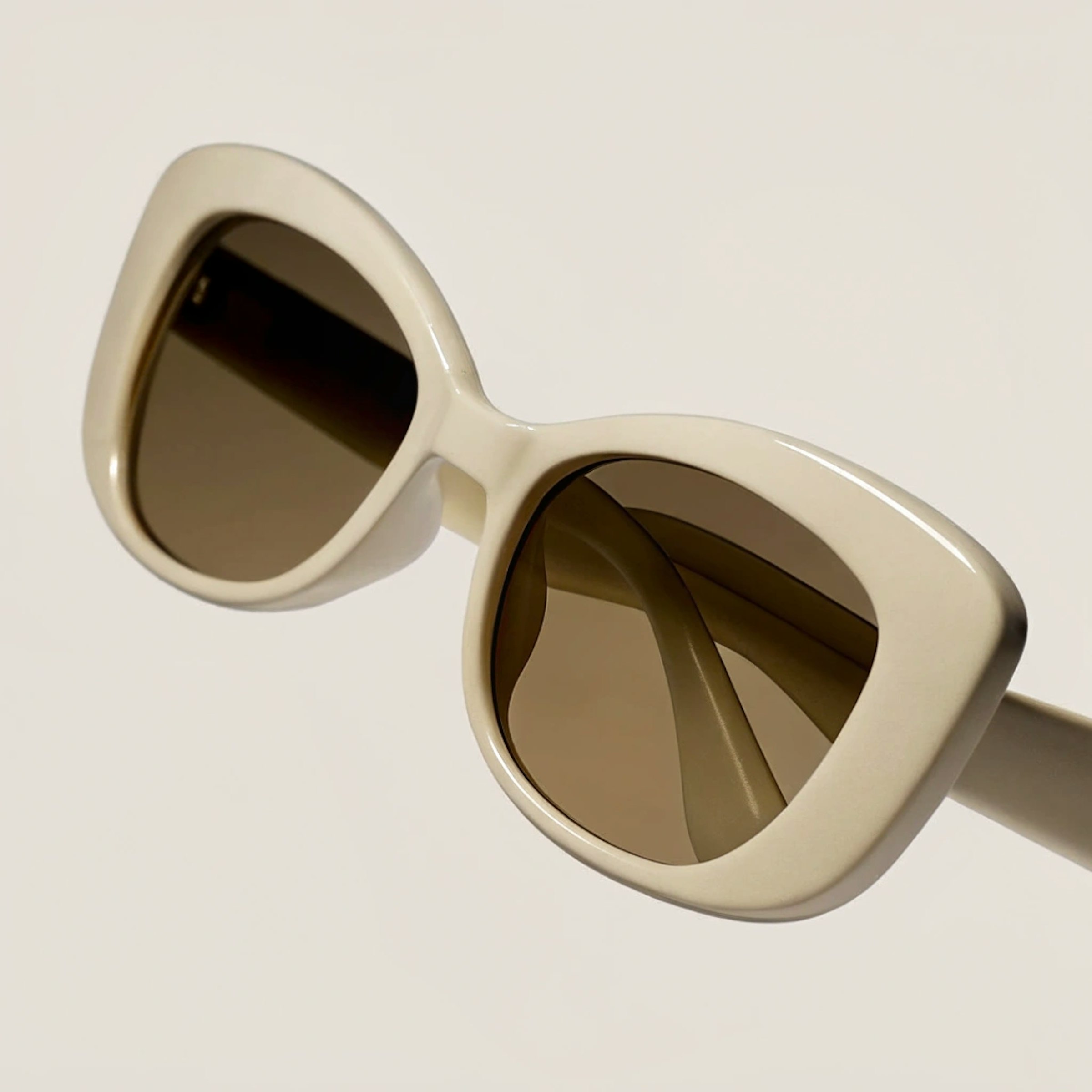 Powder sunglasses in Ivory Amber