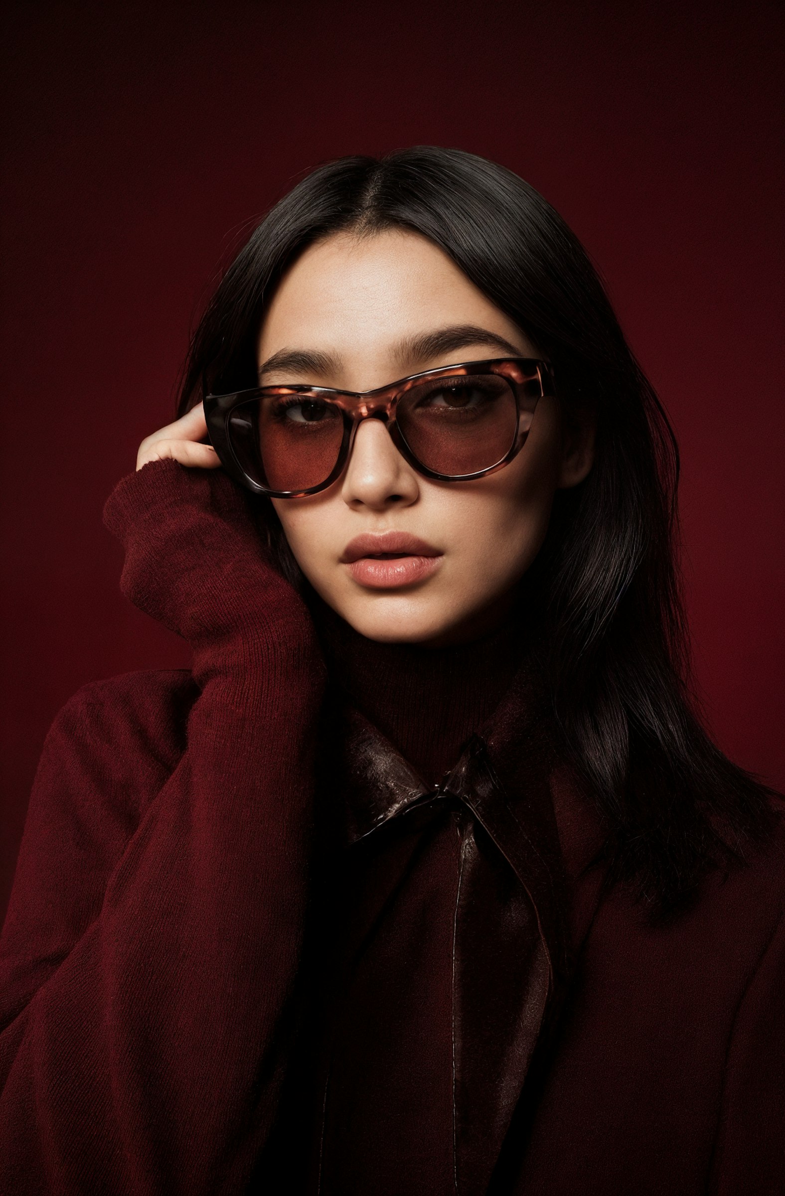 Model wearing Merlot oversized tortoise sunglasses