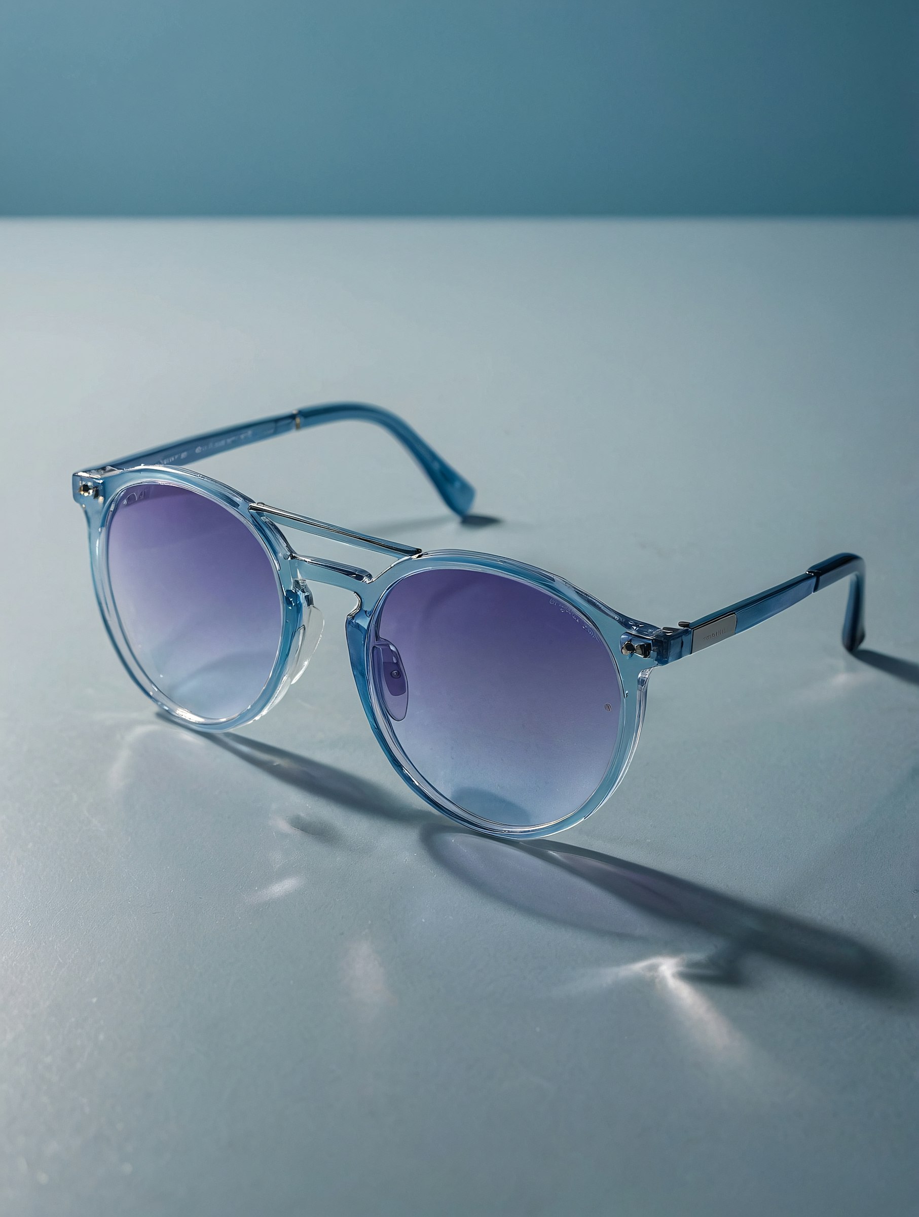 Mirage sunglasses in Sky Fade