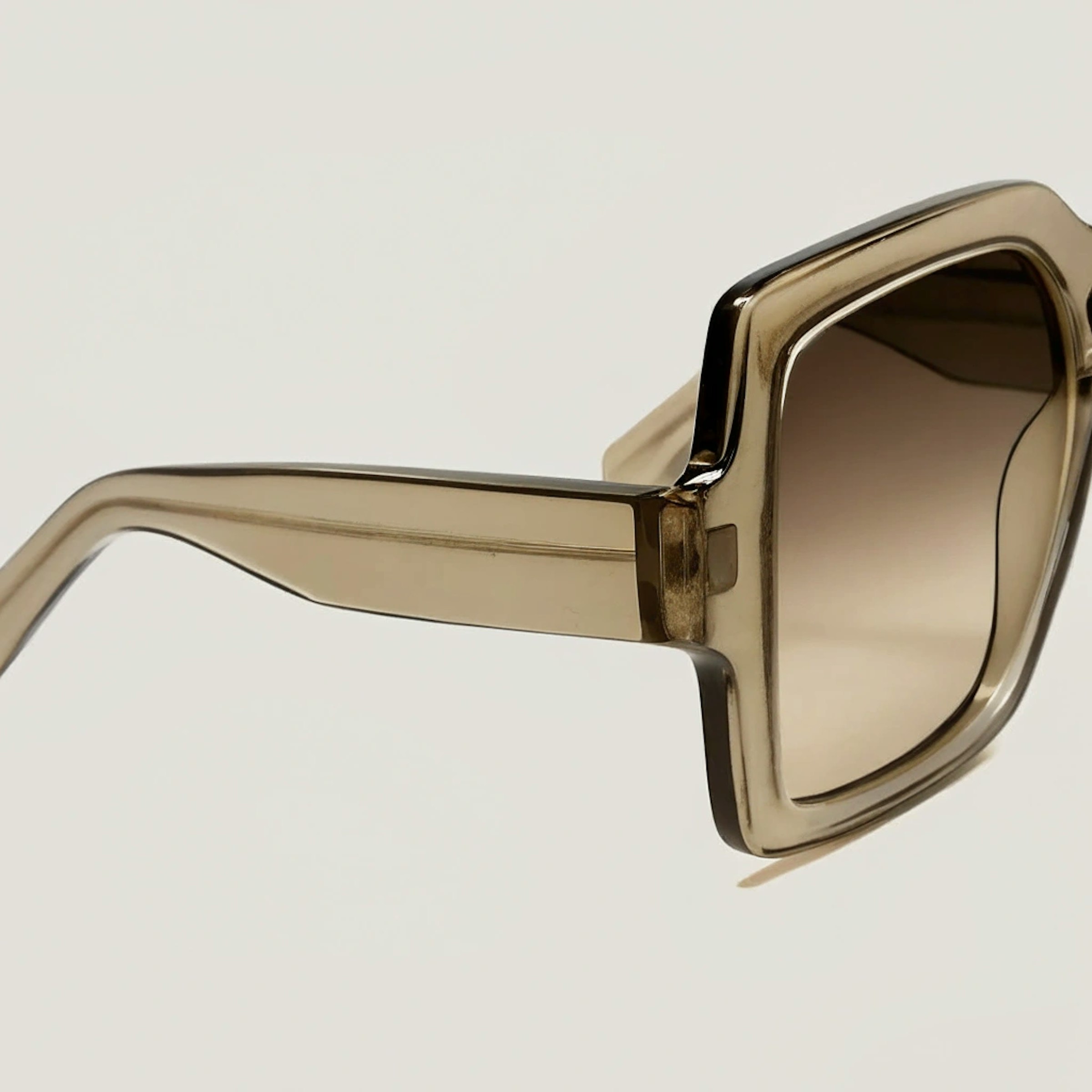 Fieldnote sunglasses in Olive Fade