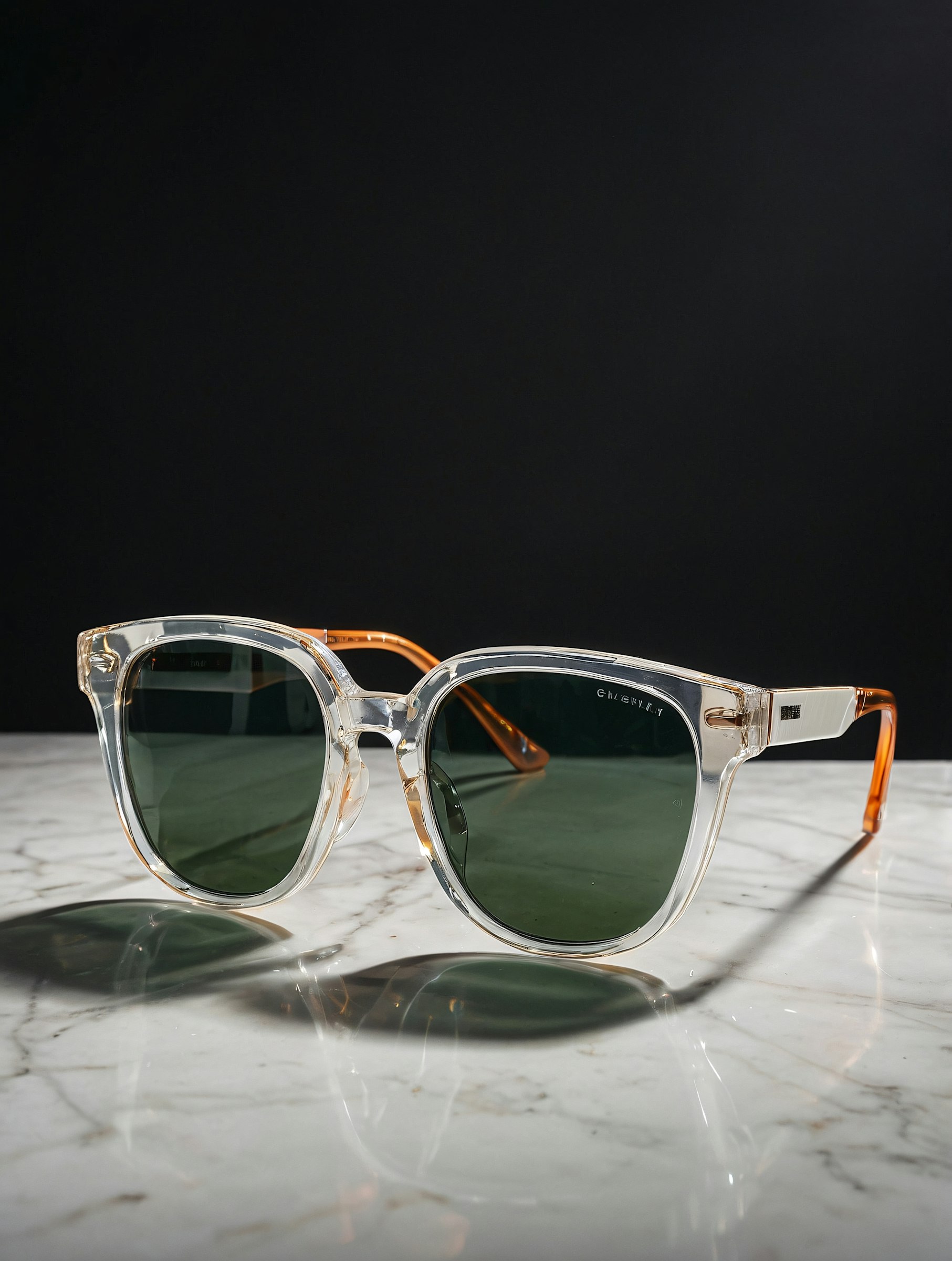 Halo sunglasses in Crystal Olive