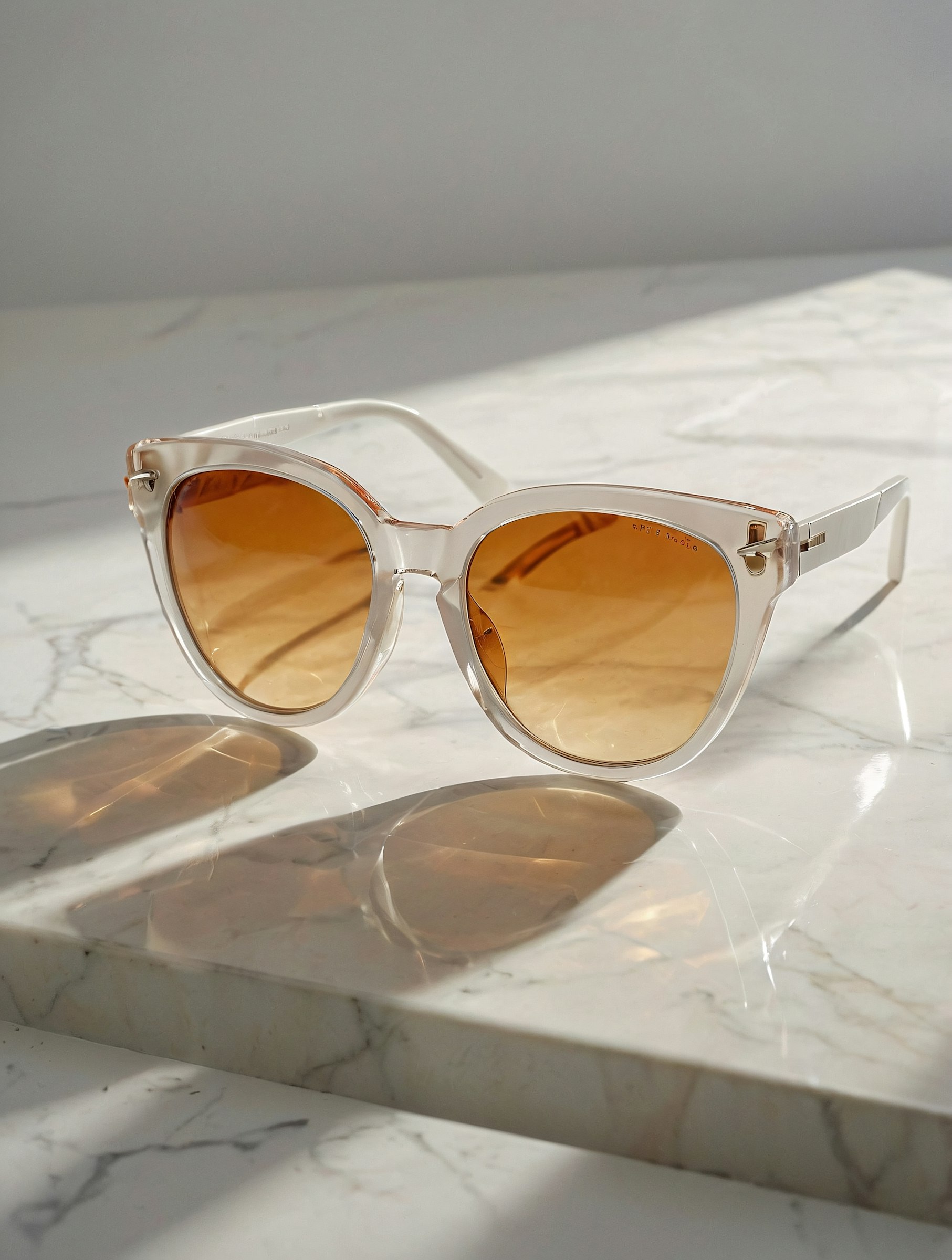 Sundial sunglasses in Marble Amber